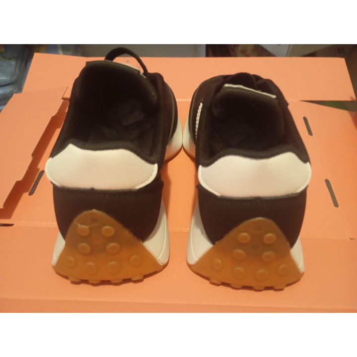 Comfortable Unisex Sneakers Santas Virgens  Black